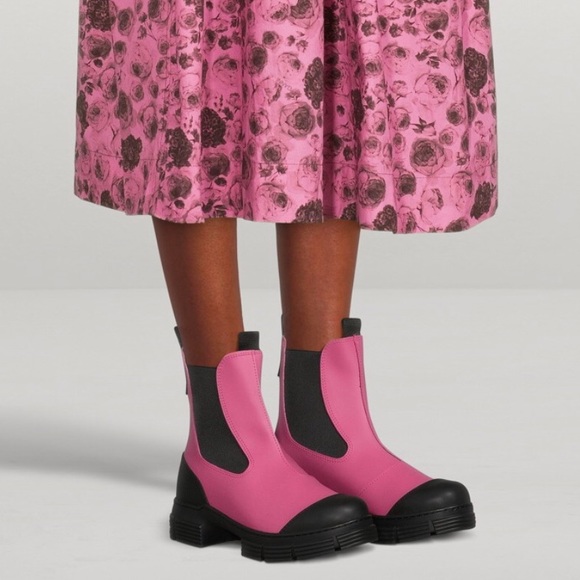 GANNI City recycled rubber Chelsea boots size 40 NIB - Picture 1 of 10